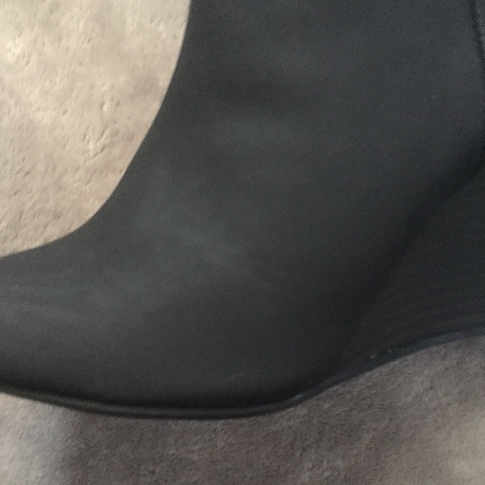 Women’s Black Suede Ankle Wedge Boots New in Box - Picture 14 of 16